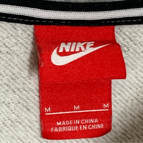 NIKE Grey Cropped Crew Neck Long Sleeve Sweatshirt Size M - Picture 5 of 6